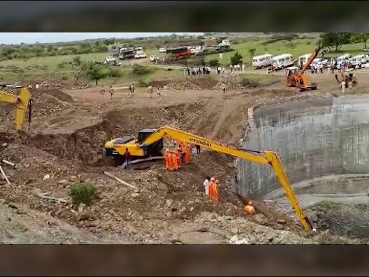 हे चार कामगार नेहमीप्रमाणे सायंकाळी घरी परतले नाही. तेव्हा शोधाशोध सुरू झाली आणि हा शोध शेवटी त्या विहिरीजवळ येऊन थांबला.