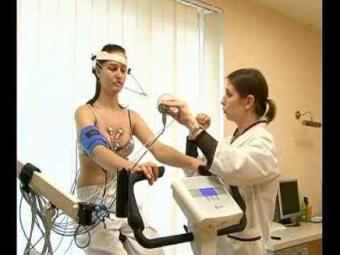 50 વર્ષની ઉંમરે હાર્ટ ચેક-અપ, તમારે દર વર્ષે ECG, Echo, EKG (ઇલેક્ટ્રોકાર્ડિયોગ્રામ) BP અને TMT કરાવવું જોઈએ.સાયકોલોજિકલ સ્ક્રીનિંગ  આ ઉંમર સુધીમાં મહિલાઓ મેનોપોઝ થઈ જાય છે, જેના કારણે મહિલાઓને મૂડ સ્વિંગ, ડિપ્રેશન, નિંદ્રા, ચીડિયાપણું જેવી સમસ્યાઓ થવા લાગે છે. આ ઉંમરે 75% સ્ત્રીઓમાં હોર્મોન ફેરફારો થાય છે.