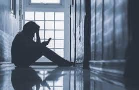 How Do You Know If Someone Is Having Suicidal Thoughts? Know These Few Symptoms And Remedies Know In Detail Suicidal Thoughts : एखाद्याच्या मनात आत्महत्येचे विचार आहेत हे कसे ओळखाल? जाणून घ्या ही काही लक्षणे आणि त्यावरील उपाय