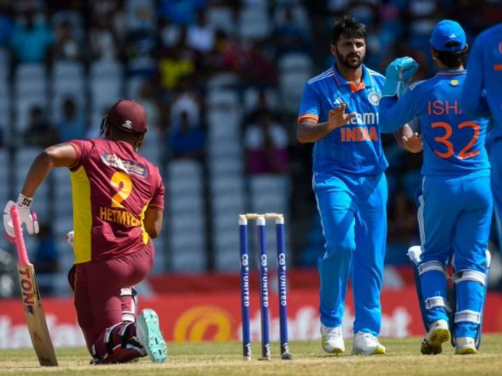 IND vs WI: भारत की वेस्टइंडीज के खिलाफ लगातार 13वीं वनडे सीरीज जीत, पाकिस्तान से बनाई बड़ी बढ़त Indian team won the 13th consecutive ODI series against West Indies and strengthened their world record of winning consecutive bilateral ODI series IND vs WI: भारत की वेस्टइंडीज के खिलाफ लगातार 13वीं वनडे सीरीज जीत, पाकिस्तान से बनाई बड़ी बढ़त