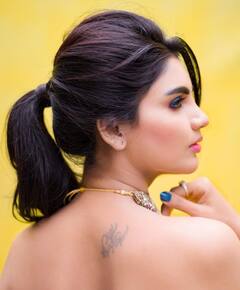 Jabardasth Varsha: పసుపు రంగు డ్రెస్సులో ముద్దబంతిలా సిగ్గుపడుతున్న జబర్దస్త్ బ్యూటీ