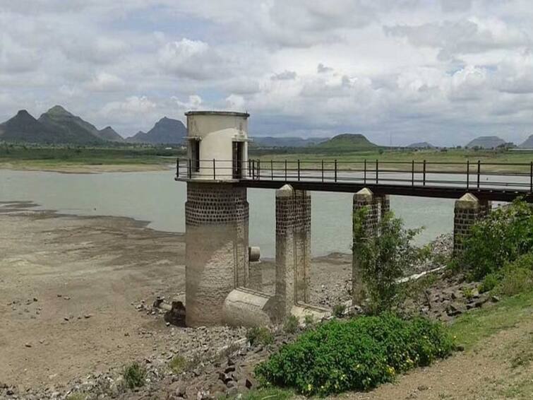 maharashtra nashik rain news Water supply to Manmad city after 22 days waghdardi Dam storage down Nashik Rain Update : पावसाचे दोन महिने उलटले, नाशिक जिल्हा तहानलेलाच, मनमाड शहरवासियांवर पाणीटंचाईची वेळ