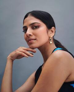 Malavika Mohanan Photos : 'துகிரே வென் துகிரே..' நடிகை மாளவிகா மோகனனின் ரீசண்ட் கலக்கல் போட்டோஸ்!