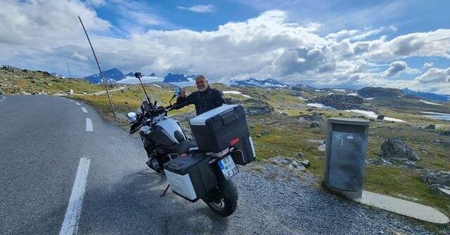 தற்போது பைக்கில் ஜெர்மனி, டென்மார்க், நார்வே ஆகிய ஐரோப்ப நாடுகளில் அஜித் வலம் வந்துக்கொண்டிருப்பதாக ஷாலினி பதிவிட்டுள்ளார்.