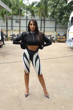 బ్లాక్ డ్రస్సులో మెరిసిపోతున్న బాలీవుడ్ బ్యూటీ!