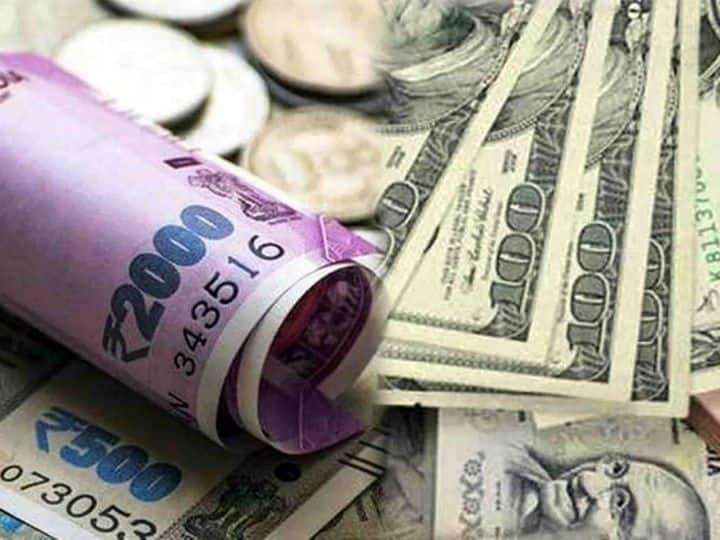 Rupee Falls Close At All-Time Low Against US Dollar know impact of rupee fall Rupee-Dollar:  डॉलरच्या तुलनेत रुपयाची घसरण सुरू; महागाईची टांगती तलवार, असा होणार तुमच्यावर परिणाम