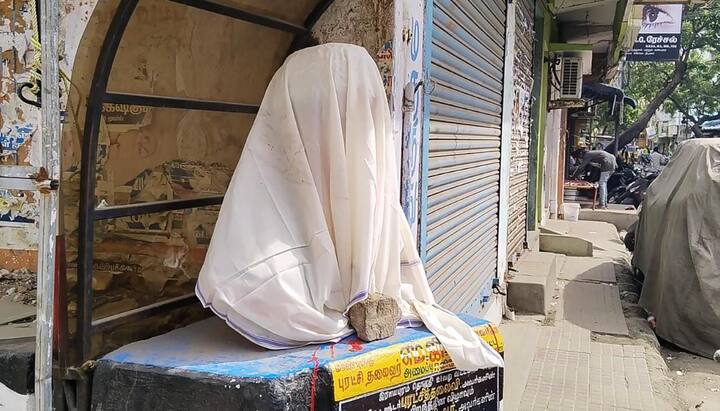 The police covered MGR statue with a cloth to avoid any untoward events (Credit: ABP Nadu)