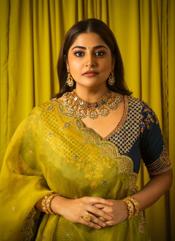 Manjima Mohan - Hot Actress Photos