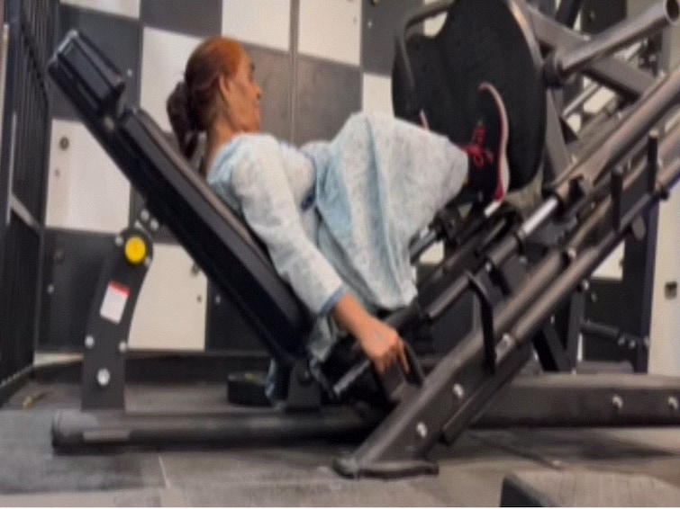 Video Of 68-Year-Old Woman Working Out At Gym Goes Viral, Netizens In Awe Video Of 68-Year-Old Woman Working Out At Gym Goes Viral, Netizens In Awe