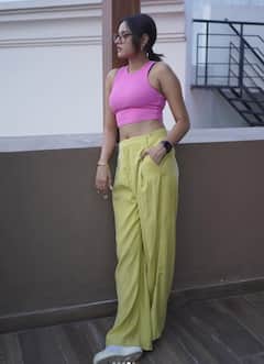 Baani Sandhu: ਬਾਣੀ ਸੰਧੂ ਨੇ ਸ਼ੇਅਰ ਕੀਤੀਆਂ ਨਵੀਆਂ ਤਸਵੀਰਾਂ, ਫੈਨਜ਼ ਲੁੱਕ ਦੇਖ ਬੋਲੇ- ਸੂਟ 'ਚ ਹੀ ਸੋਹਣੀ ਲੱਗਦੀ....