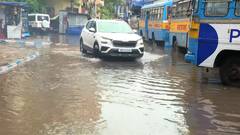 Kolkata Waterlogging : রাতভর টানা বৃষ্টিতে জল থইথই তিলোত্তমা, কোথায় কোথায় জমল জল?