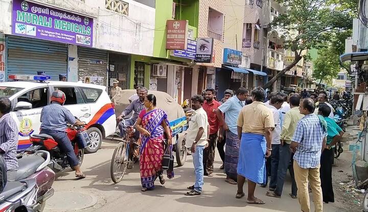 AIADMK members gathered in the area (Credit: ABP Nadu)