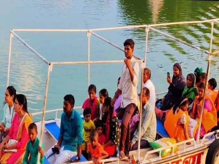 Madurai Mariamman Theppakulam ferry service temporarily suspended TNN மதுரை மாரியம்மன் தெப்பக்குளத்தில் படகு சேவை நிறுத்தம் - சுற்றுலா பயணிகள் ஏமாற்றம்