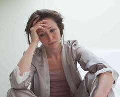 Suicidal Thoughts : एखाद्याच्या मनात आत्माहत्येचे विचार आहेत हे कसे ओळखाल?