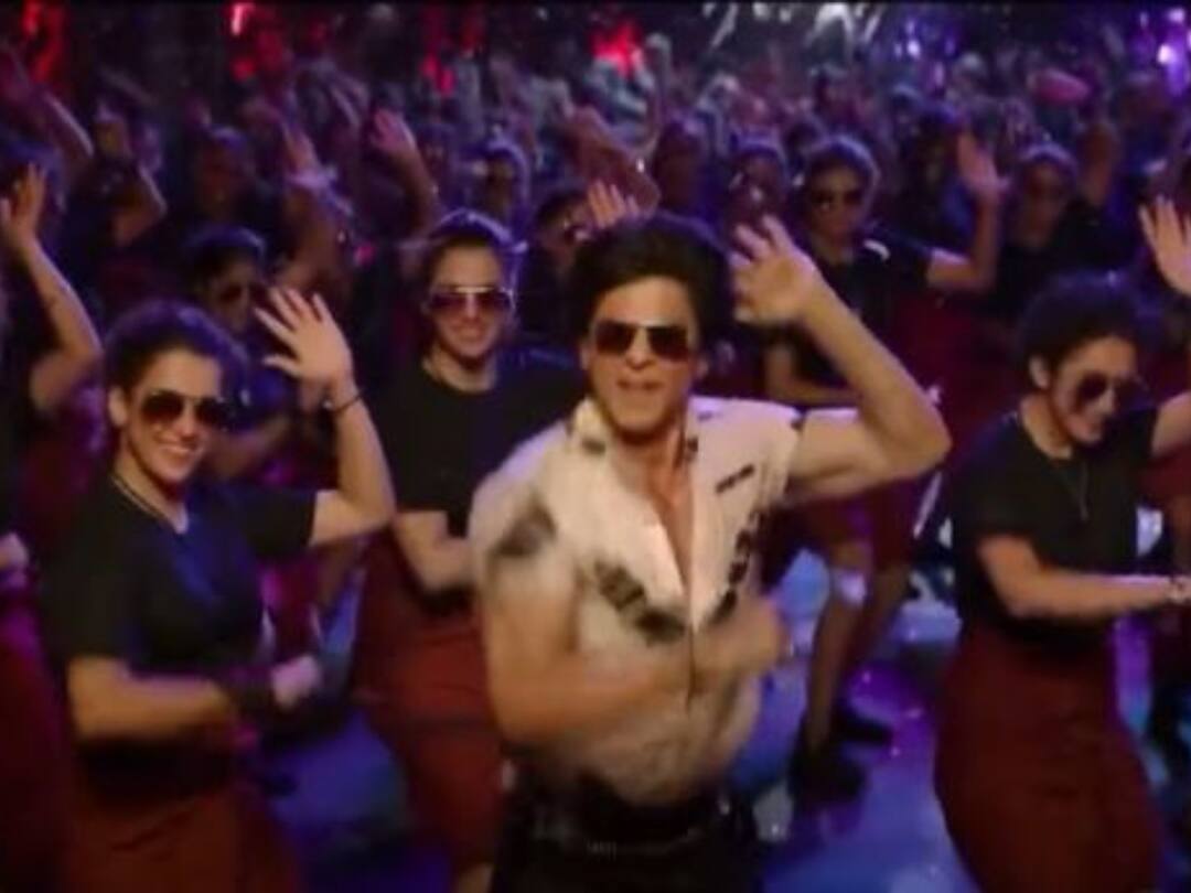 Shah Rukh Khan To Anand Mahindra's Compliment About His Age Defying Gravitational Forces: 'Life Is Short Sir... Try & Entertain' Shah Rukh Khan To Anand Mahindra's Compliment About His Age Defying Gravitational Forces: 'Life Is Short Sir... Try & Entertain' abp live english news Shah Rukh Khan To Anand Mahindra's Compliment About His Age Defying Gravitational Forces: 'Life Is Short Sir... Try & Entertain'