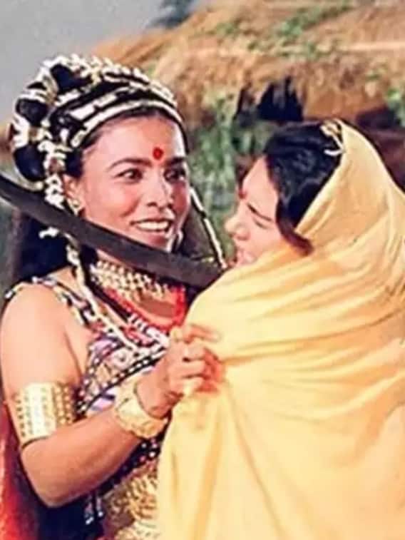 जानें कहा हैं रामानंद सागर के रामायण की शूर्पणखा