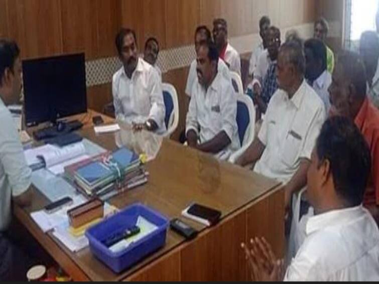 Thanjavur news Talks with retailers who staged sit-in in Kumbakonam TNN கும்பகோணத்தில் காத்திருப்பு போராட்டம் நடத்திய சில்லறை வியாபாரிகளுடன் முத்தரப்பு பேச்சுவார்த்தை