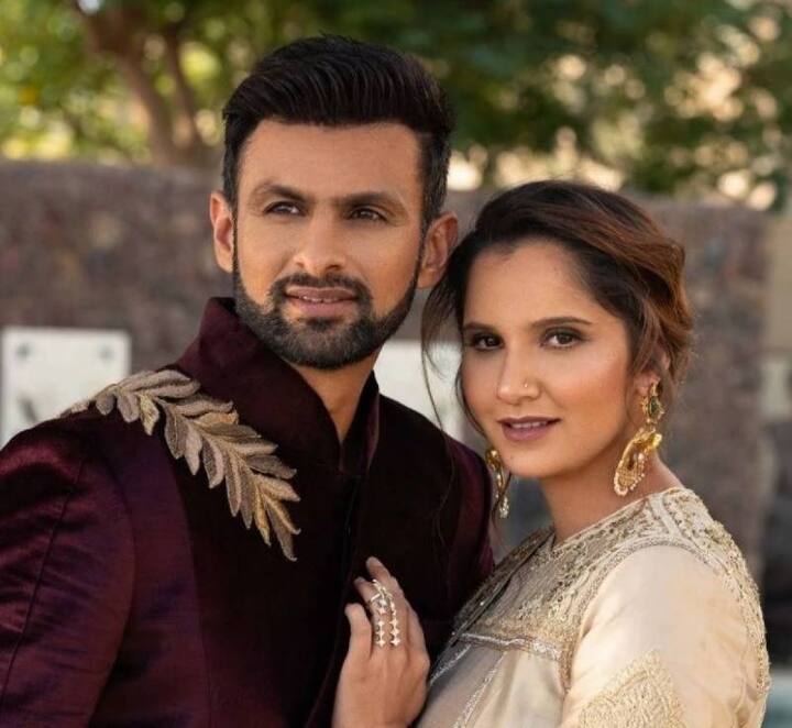 Sania Mirza And Shoaib Malik Divorce: ભારતીય ટેનિસ ખેલાડી સાનિયા મિર્ઝા અને પાકિસ્તાની ક્રિકેટર શોએબ મલિક વચ્ચે છૂટાછેડાના સમાચાર ફરી એકવાર સામે આવી રહ્યા છે.