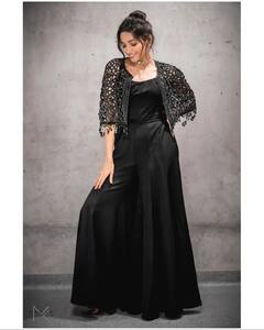 Srinidhi Shetty Photos : బ్లాక్ డ్రెస్ లో KGF శ్రీనిధి ఎంత బావుందో