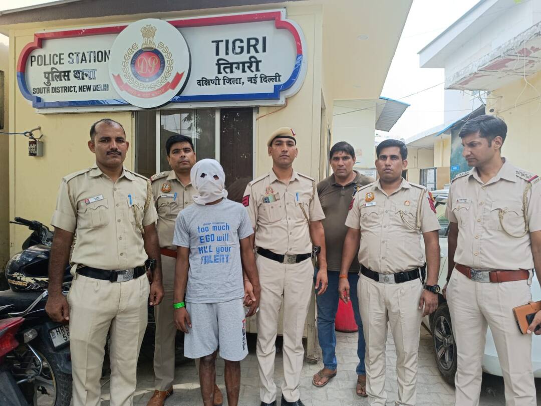 Delhi Murder Case: महज 3000 रुपये के लिए चाकू से गोदकर युवक की हत्या, 17 बार किया ताबड़तोड़ वार Murder of a young man by adopting a knife for just three thousand rupees ANN Delhi Murder Case: महज 3000 रुपये के लिए चाकू से गोदकर युवक की हत्या, 17 बार किया ताबड़तोड़ वार