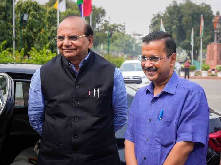 Delhi Service Bill Passed In Lok Sabha LG And Arvind Kejriwal Make Allegations On Each Other ANN LG और केजरीवाल सरकार में ठनी, लोकसभा में दिल्ली सेवा बिल पास होते ही एक दूसरे पर लगाए ये नए आरोप