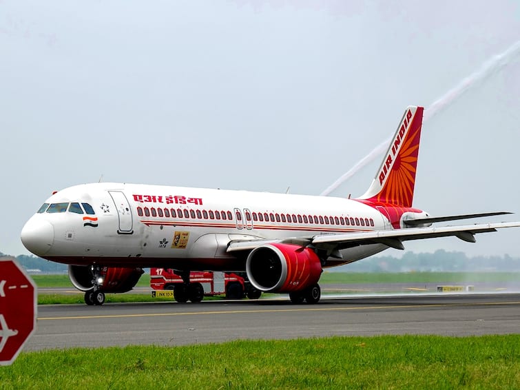Kochi-Sharjah Air India Flight Return Pungent Smell Possibly Came From Box Of Onions Air India Source Congress MLA Mathew Kuzhalnadan 'Pungent' Smell That Led Kochi-Sharjah Air India Flight To Return Possibly Came From Box Of Onions: Report