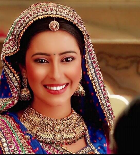 24 साल की प्रत्युषा बनर्जी ने अपने सुसाइड से पूरी टीवी इंडस्ट्री को झकझोर कर रख दिया था. प्रत्युषा ने टीवी सीरियल बालिका वधु से अपना नाम कमाया था. अप्रैल 2016 में वो ओशिवारा में अपने अपार्टमेंट में फांसी के फंदे पर लटकी मिली थीं. उस वक्त खबरे आई थीं कि वो अपनी प्रोफेशनल लाइफ में चल रही परेशानियों से तंग आ गई थीं साथ ही उनका बॉयफ्रेंड राहुल राज सिंह से भी रिलेशन ज्यादा अच्छा नहीं था.