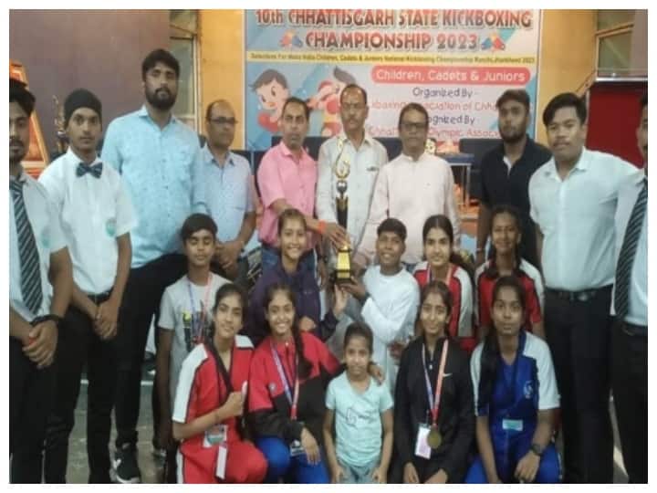 Chhattisgarh News: स्टेट में जीते 37 स्वर्ण, अब नेशनल रिंग में दम दिखाएंगे कोरबा के किक बॉक्सर Korba players won 42 medals including 37 gold, 4 silver and 1 bronze in the 10th state level cadet and junior kickboxing competition ann Chhattisgarh News: स्टेट में जीते 37 स्वर्ण, अब नेशनल रिंग में दम दिखाएंगे कोरबा के किक बॉक्सर