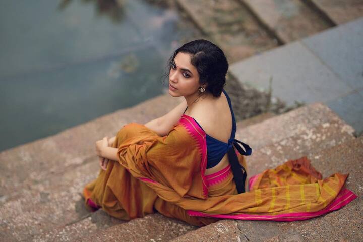 என் மனதில் அம்பு விட்ட நிலா இது எட்ட நின்று என்னை சுட்ட நிலா..