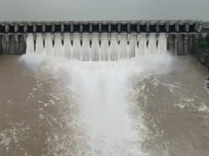 MP Flood alert Jabalpur Alert 15 gates of Bargi Dam will be opened today water level may increase ann MP Flood Update News: खोले गए बरगी डैम के 15 गेट, नर्मदा किनारे बसे शहरों में बाढ़ का अलर्ट, इन जिलों में बढ़ सकता है जल स्तर
