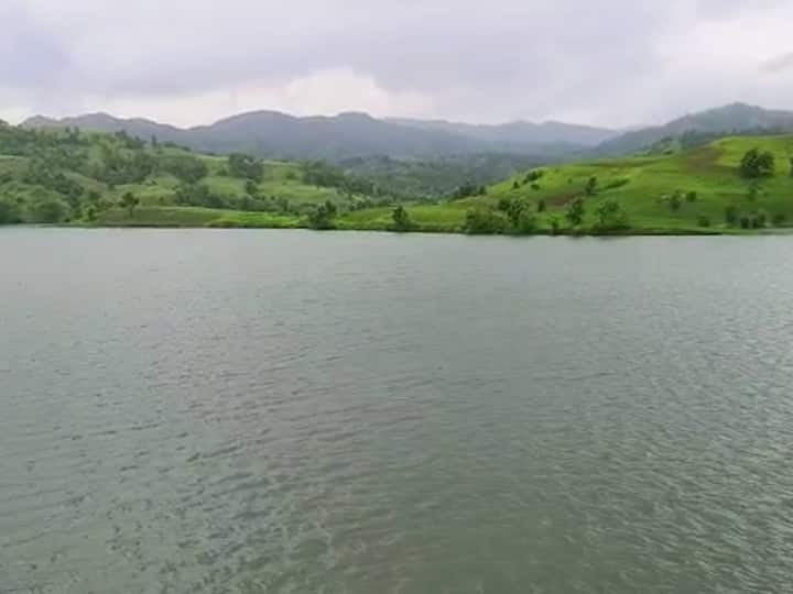 सातपुड्यातील डोंगररांगांमध्ये होणाऱ्या पावसामुळे दरा धरण ओव्हरफ्लो झाले आहे.