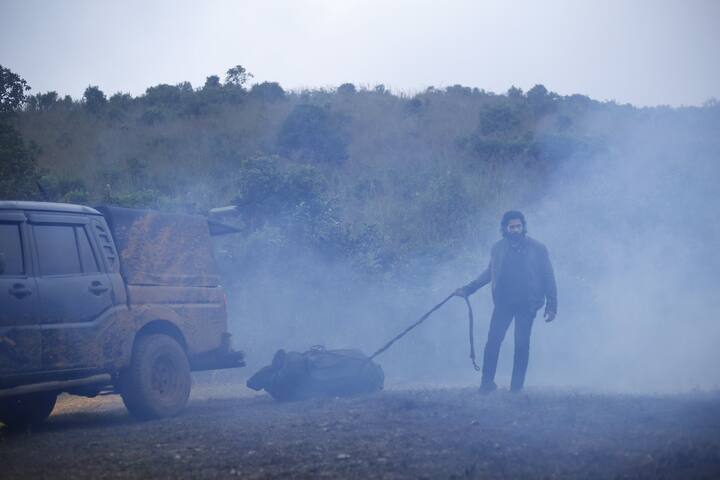 மில்லியன் ஸ்டுடியோ சார்பில் எம்.எஸ்.மன்சூர் தயாரித்துள்ள படம் “வெப்பன்”. இந்த படத்தில் சத்யராஜ், ராஜீவ் மேனன், வசந்த் ரவி ஆகியோர் முக்கிய கதாபத்திரத்தில் நடித்துள்ளனர்
