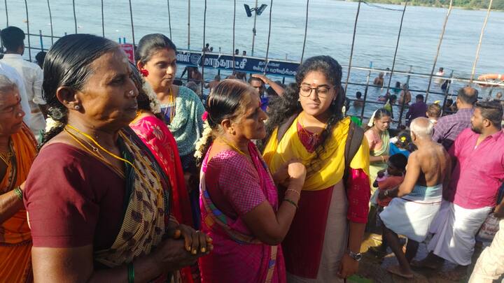 ஆடிப்பெருக்கு என்பது இந்துக்களின் சிறப்பு வழிபாட்டு நாளாகும். தமிழகம் முழுவதும் இன்று ஆடி பெருக்கு விழா உற்சாகமாக கொண்டாடப்பட்டு வருகிறது.