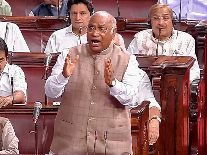 Mallikarjun Kharge Hits Out At Modi Over Unemployment Says Only 2.4 Lakh Jobs Created Per Year 'Youths Staring At Dark Future': Kharge Attacks BJP, Says Only 12.2 Lakh Formal Jobs Added In 5 Years
