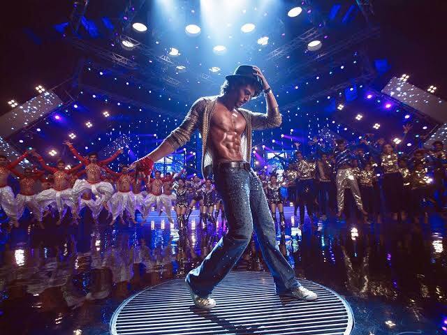Right from his debut, the superstar has predominantly owned the title of a dancer that just went on to elevate to the next level in his upcoming films. With his flexible body, the superstar adds extra charm to his dancing that is just incomparable to anyone in the industry.