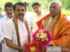 కాంగ్రెస్‌లో చేరిన జూపల్లి కృష్ణారావు, గురునాథ్ రెడ్డి, కండువా కప్పి ఆహ్వానించిన ఖర్గే