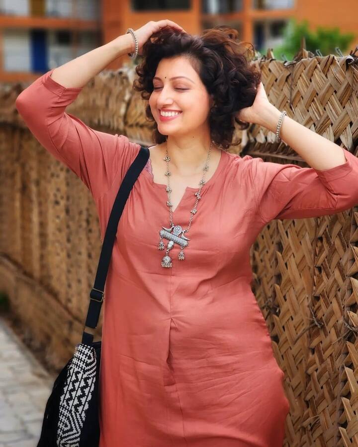 వంశీ దర్శకత్వంలో తెరకెక్కిన ‘అనుమానాస్పదం’ తో మంచి గుర్తింపు తెచ్చుకుంది హంసానందిని. Image Credit: Hamsa Nandini/ Instagram