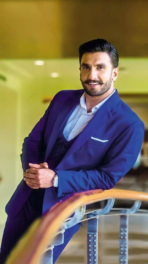 ਬਾਲੀਵੁੱਡ ਅਦਾਕਾਰ ਰਣਵੀਰ ਸਿੰਘ ਨੇ 'ਬਾਜੀਰਾਓ ਮਸਤਾਨੀ' ਦੀ ਸ਼ੂਟਿੰਗ ਦੌਰਾਨ ਪੇਸ਼ਵਾ ਬਾਜੀਰਾਓ ਦੀ ਮੌਜੂਦਗੀ ਨੂੰ ਮਹਿਸੂਸ ਕੀਤਾ ਸੀ। ਕਿਉਂਕਿ ਉਹ ਇਤਿਹਾਸਕ ਜਗ੍ਹਾ ਯਾਨਿ ਬਾਜੀਰਾਓ ਦੇ ਮਹਿਲ ਸ਼ਨੀਵਾਰਵਾੜਾ 'ਚ ਸ਼ੂਟਿੰਗ ਕਰ ਰਹੇ ਸੀ। ਇਸ ਦੌਰਾਨ ਰਣਵੀਰ ਨੇ ਉਨ੍ਹਾਂ ਦੀ ਮੌਜੂਦਗੀ ਨੂੰ ਮਹਿਸੂਸ ਕੀਤਾ ਸੀ।