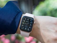 सेकंड हैंड एप्पल वॉच लेने की सोच रहे हैं तो पहले ये बातें जरूर जान लें 