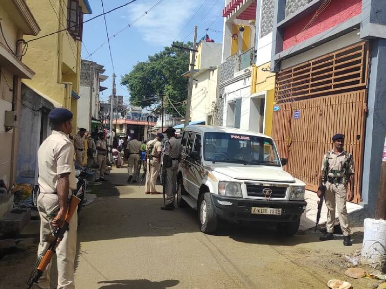 Enforcement Department raids at 3 locations in Coimbatore கோவையில் 3 இடங்களில் அமலாக்கத்துறை சோதனை; சி.ஆர்.பி. எப். வீரர்கள் பாதுகாப்பு