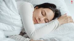 Turmeric Milk: অনিদ্রা থেকে অ্যান্টিবায়োটিক, শরীর সুস্থ রাখতে হলুদ দুধের হাজারো উপকারিতা