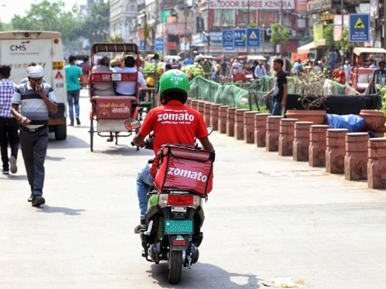 Zomato Q1 Results Online Food Delivery Firm Posts First-Ever Net Profit Revenue Up Deepinder Goyal ABP Live English News Zomato Q1 Results: Food Delivery Firm Posts First-Ever Net Profit Of Rs 2 Crore, Revenue Up 71%