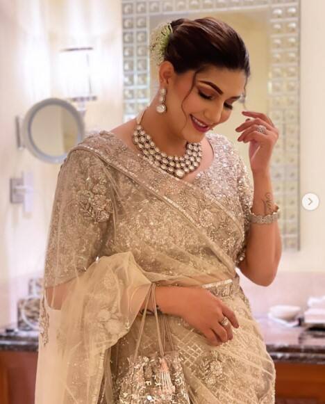 ਜਾਣੋ ਕਿਉਂ ਸਪਨਾ ਚੌਧਰੀ ਸ਼ੀਸ਼ੇ 'ਚ ਖੁਦ ਨੂੰ ਦੇਖ ਲੱਗ ਜਾਂਦੀ ਰੋਣ