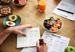 Gym vs Diet : वजन कमी करण्याकरता काय आहे फायदेशीर? जिम की संतुलित आहार