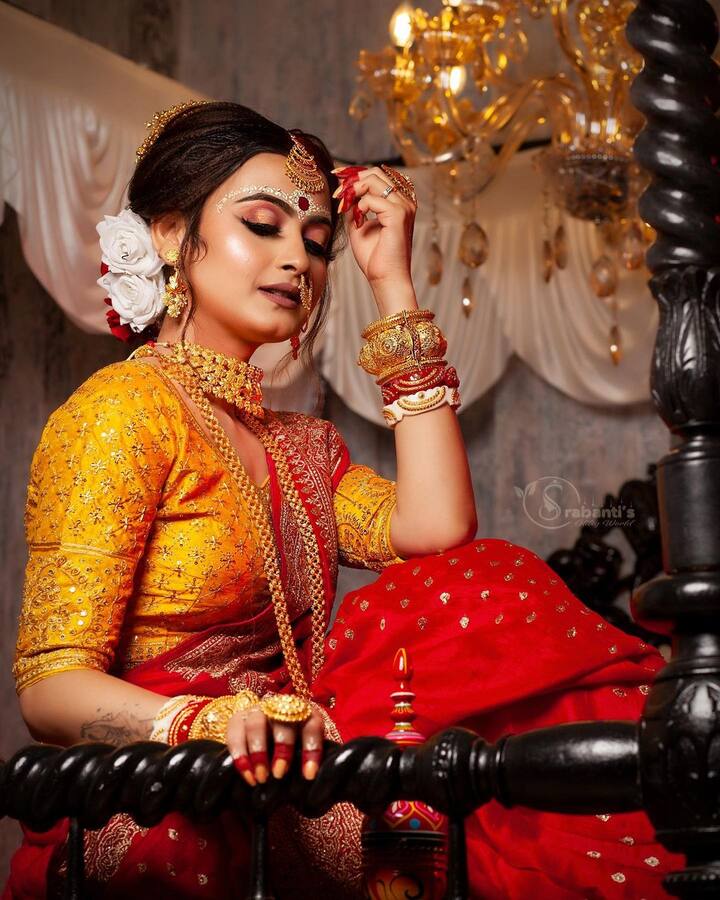 बंगाली टीवी इंडस्ट्री में एक जाना-माना चेहरा पल्लवी डे का शव मई 2022 में कोलकाता के गार्फा में उनके फ्लैट से बरामद किया गया था. हालांकि शुरू में उनकी मौत को पुलिस ने आत्महत्या बताया था, लेकिन उसके माता-पिता ने आरोप लगाया कि उसके प्रेमी सागनिक चक्रवर्ती ने उसके साथ घरेलू दुर्व्यवहार किया और उसकी मेहनत की कमाई का गबन किया. जिसके बाद चक्रवर्ती को 17 मई को पूछताछ के बाद पुलिस ने गिरफ्तार कर लिया था, जिसमें उसने एक शानदार अपार्टमेंट और एक कार पर उनका पैसा खर्च करने की बात स्वीकार की थी.