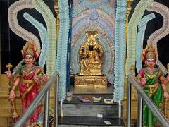 ஆடிப் பெருக்கு: கரூர் வேம்பு மாரியம்மன் கோயிலில் புதிய கரன்சி நோட்டுகளால் சுவாமிக்கு சிறப்பு அலங்காரம்