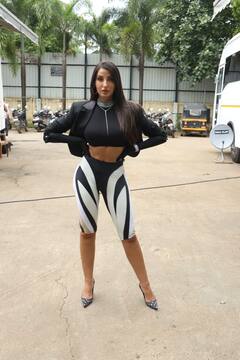 Nora Fatehi Boss Lady Look में लगीं शानदार | ENT LIVE