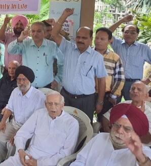 ਪੈਨਸ਼ਨਰਾਂ ਨੂੰ ਝਟਕਾ! ਕੇਂਦਰ ਸਰਕਾਰ ਨੇ ਪੈਨਸ਼ਨ ਵਧਾਉਣ ਨੂੰ ਲੈ ਕੇ ਆਖੀ ਇਹ ਗੱਲ