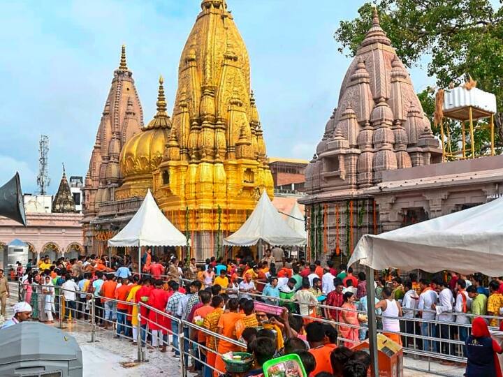 Gyanvapi Case: काशी विश्वनाथ धाम में मोबाइल फोन बैन, ज्ञानवापी सर्वे के चलते सुरक्षा के मद्देनजर फैसला Gyanvapi Mosque Case Verdict Mobile phone ban in Kashi Vishwanath Temple for security due to Gyanvapi survey ANN Gyanvapi Case: काशी विश्वनाथ धाम में मोबाइल फोन बैन, ज्ञानवापी सर्वे के चलते सुरक्षा के मद्देनजर फैसला