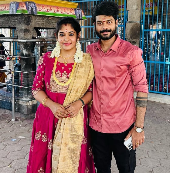 இவரது கணவர் அரவிந்த் பிரபல பாடி பில்டர். அது மட்டுமின்றி ஜிம் ட்ரெய்னராகவும் வலம் வந்த அரவிந்த் தன் உடலை கட்டுக்கோப்பாகப் பேணுவதில் நாட்டம் கொண்டவர்.  இவர்கள் இருவரும் கடந்த சில ஆண்டுகளாகக் காதலித்து வந்த நிலையில், கடந்த ஆண்டு மே மாதம் தான் திருமணம் செய்து கொண்டனர்.